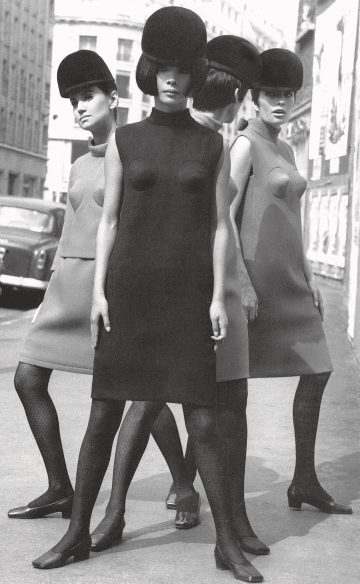 10 Futuristic Looks from Legendary Fashion Designer Pierre Cardin