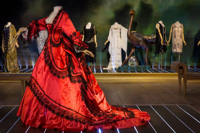 Threads of History exhibition 2016
